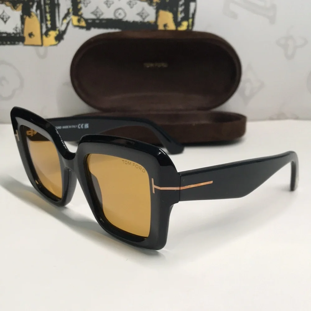 New Authentic Tom Ford TF1157 01E “Esme” Sunglasses – Shiny Black with Brown Len